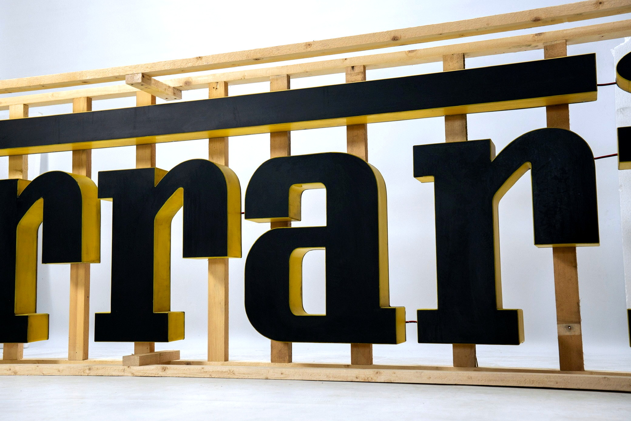 Black-Front Vintage Ferrari Dealer Sign — image 01