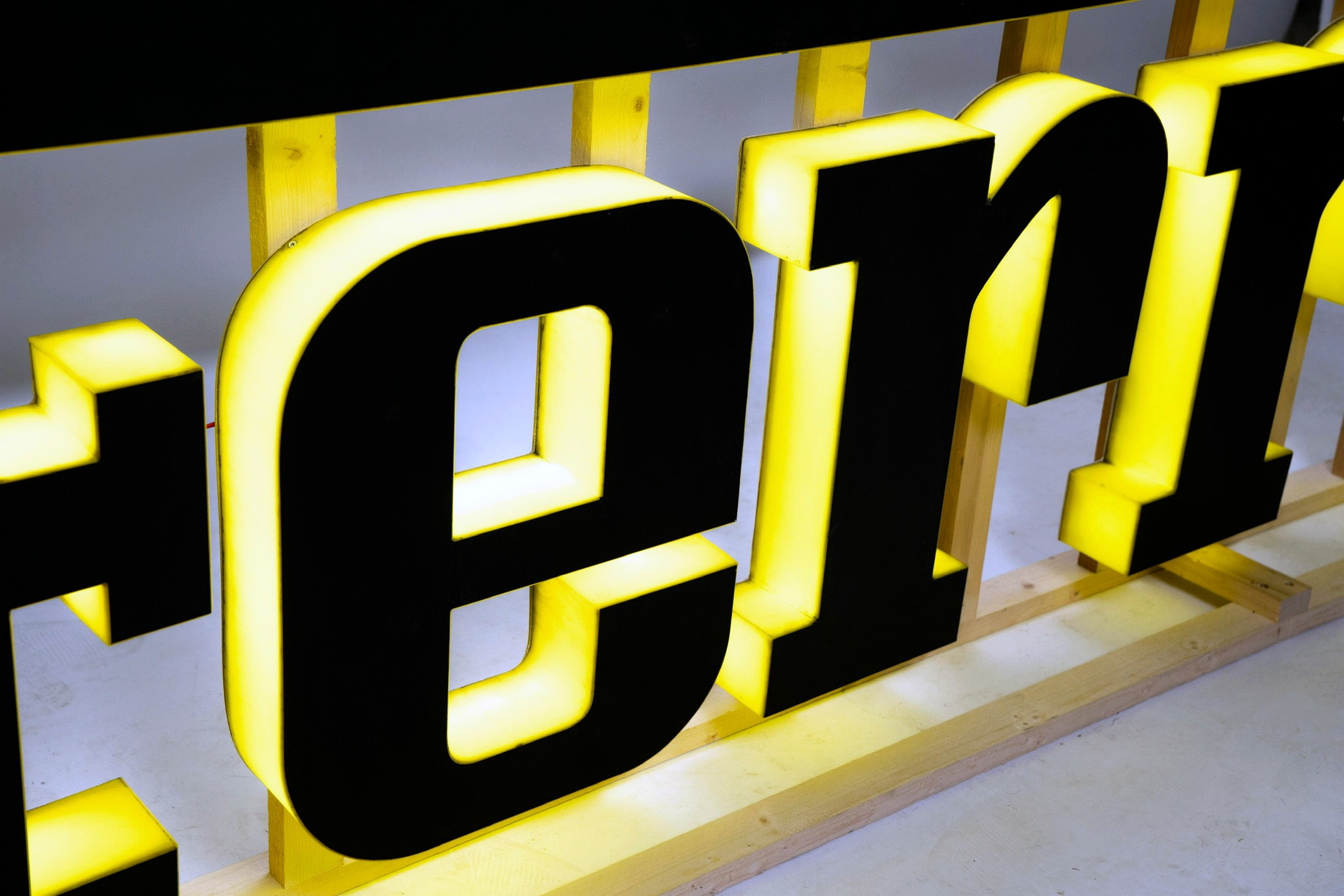 Black-Front Vintage Ferrari Dealer Sign — image 07