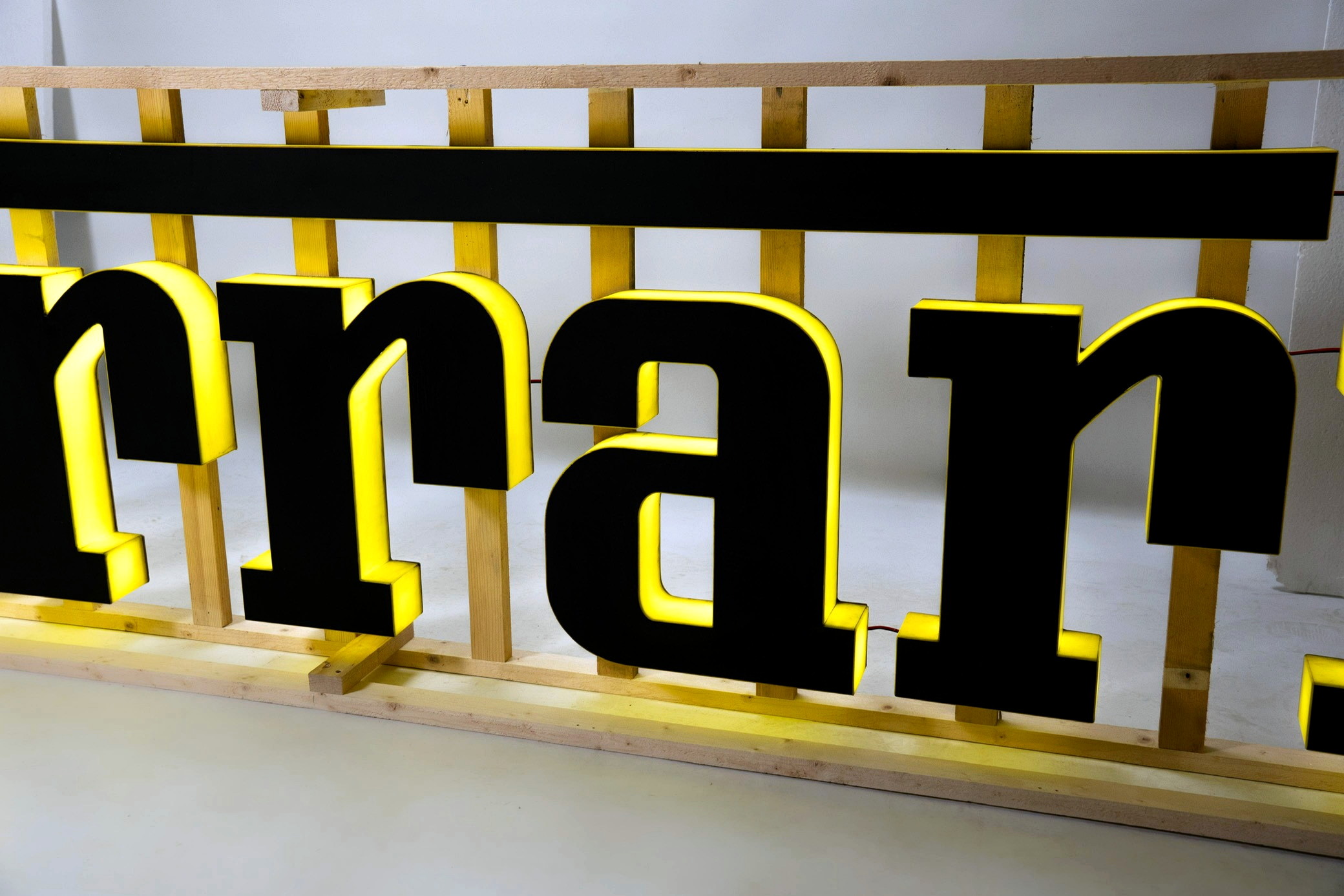 Black-Front Vintage Ferrari Dealer Sign — image 08