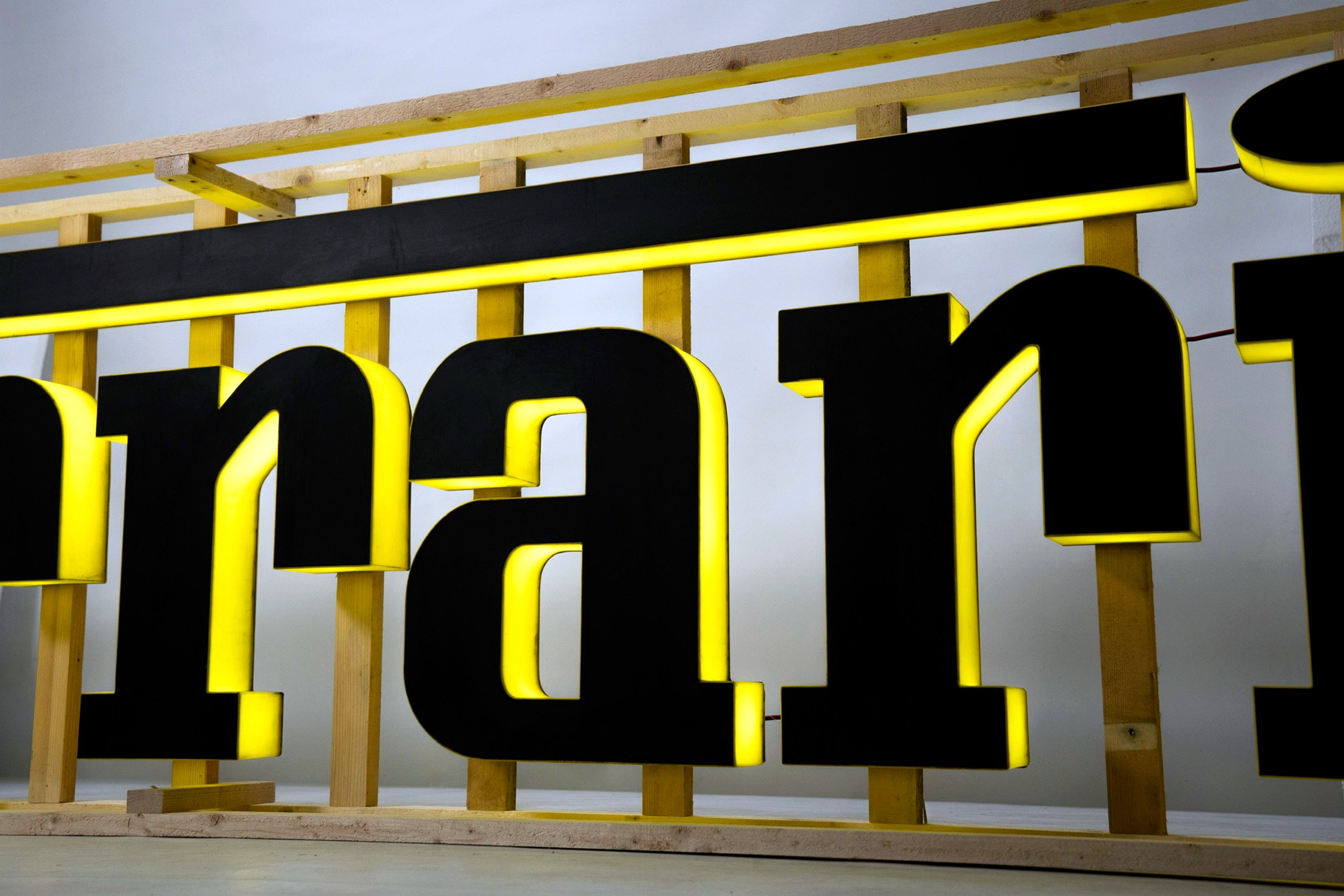 Black-Front Vintage Ferrari Dealer Sign — image 10