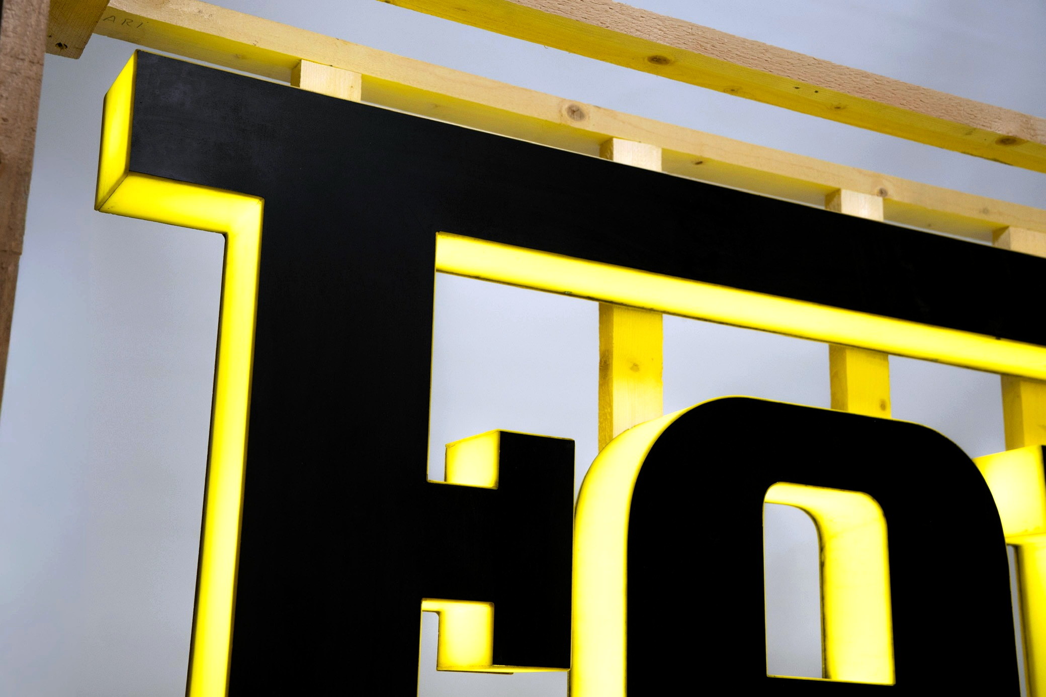 Black-Front Vintage Ferrari Dealer Sign — image 15