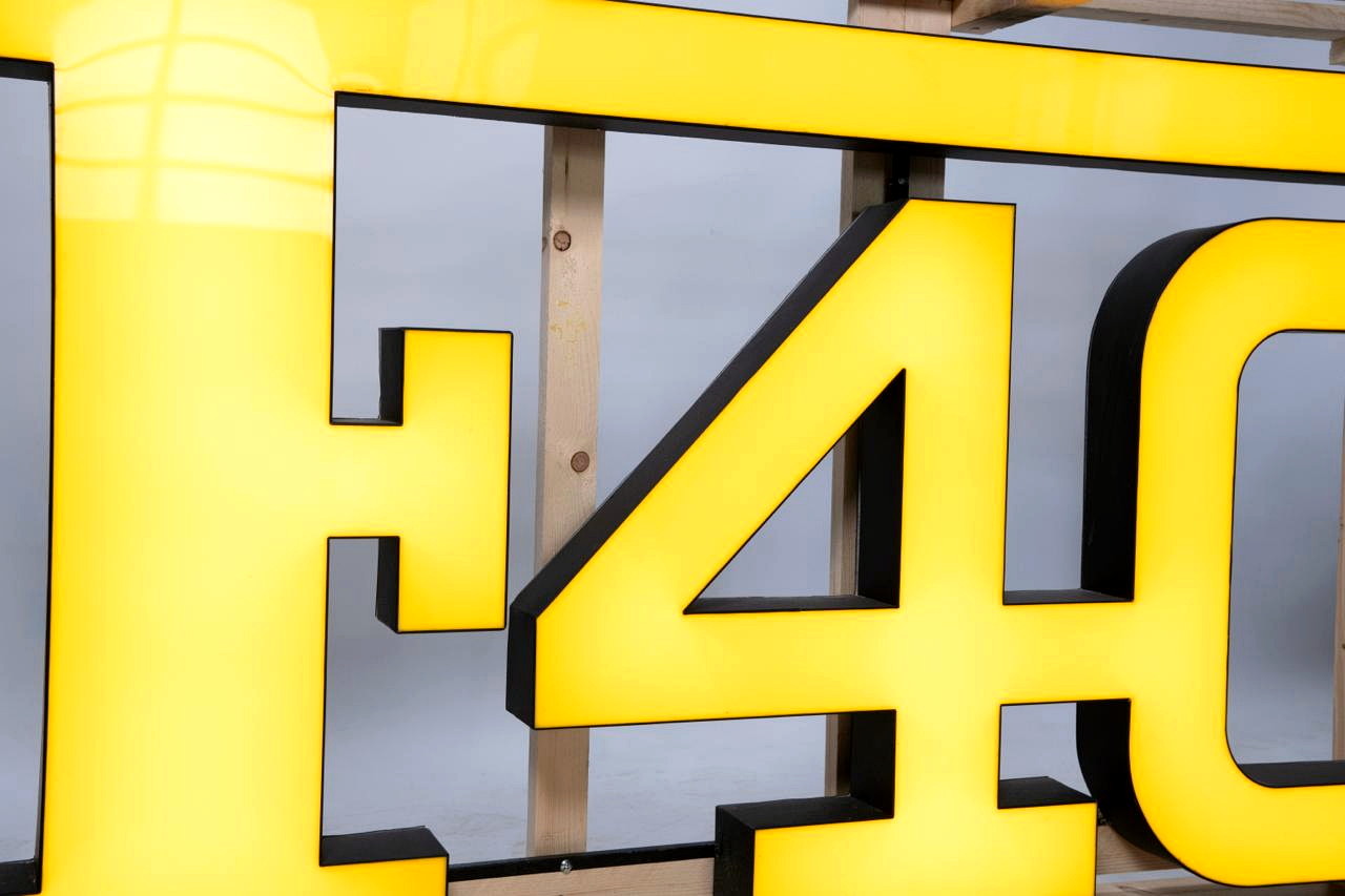 Ferrari Sign — US Market / Illinois Find — image 06
