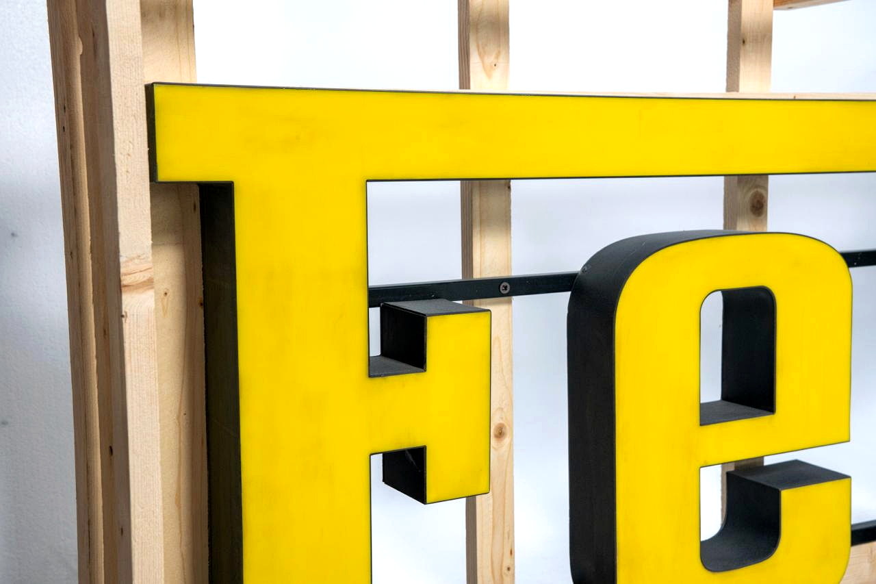 Large Ferrari Dealer Sign — Savona Area — image 03