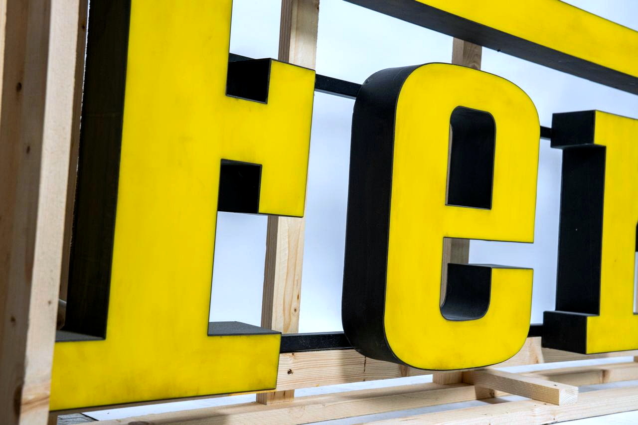 Large Ferrari Dealer Sign — Savona Area — image 12