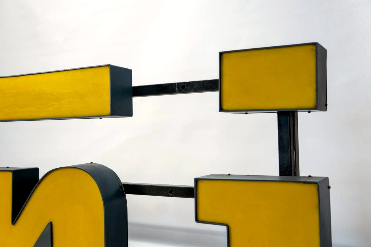 Very Large Ferrari Dealer Sign — Belgium Find — image 03