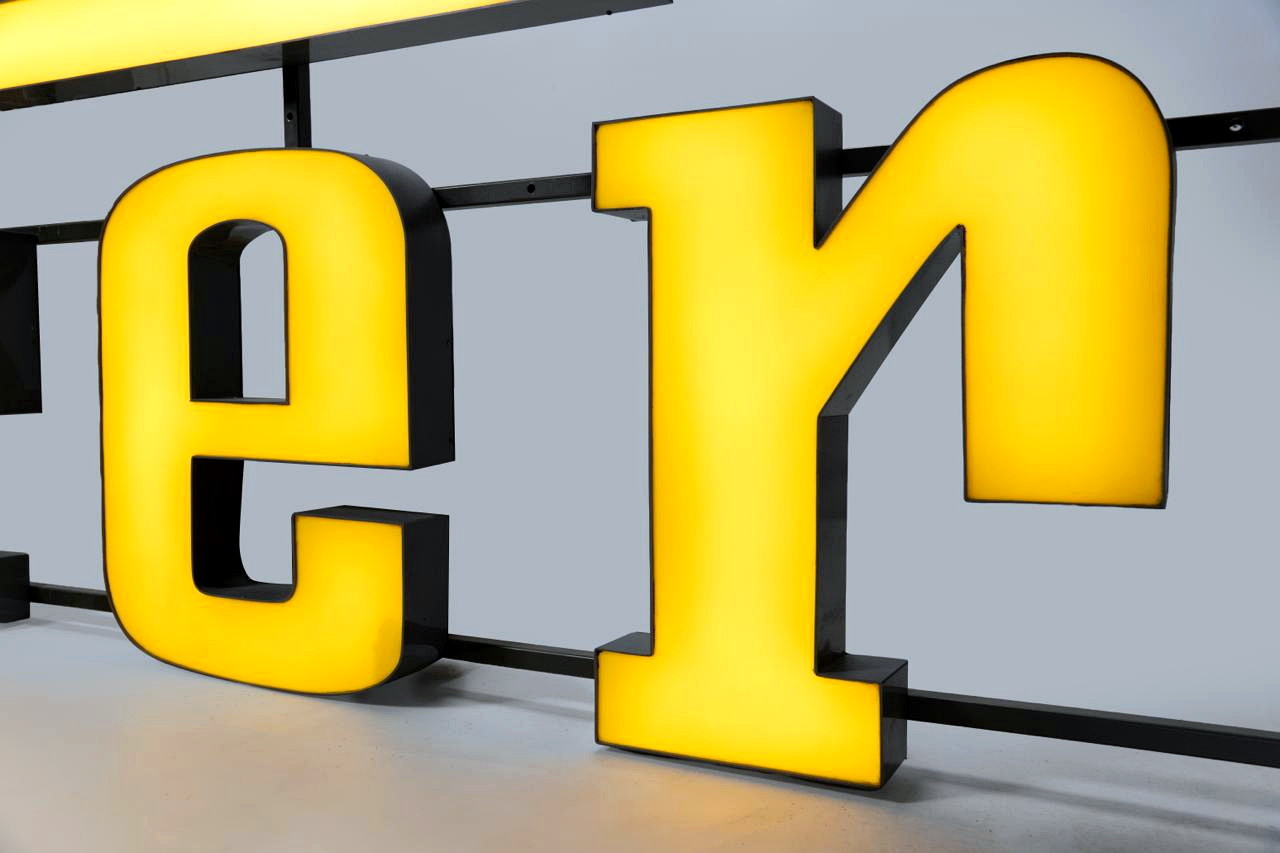 Very Large Ferrari Dealer Sign — Belgium Find — image 16