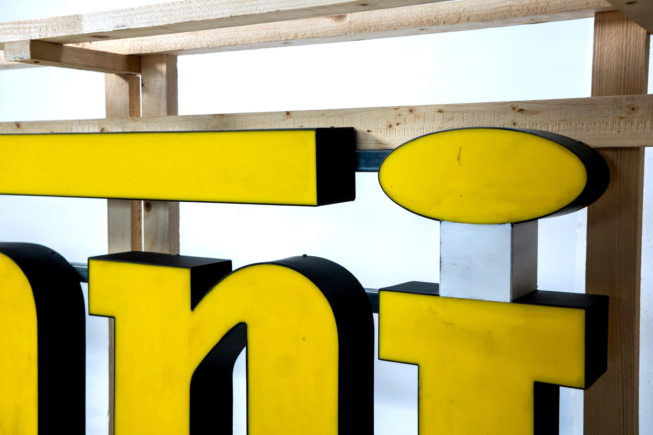 Vintage Ferrari Dealership Sign — image 05