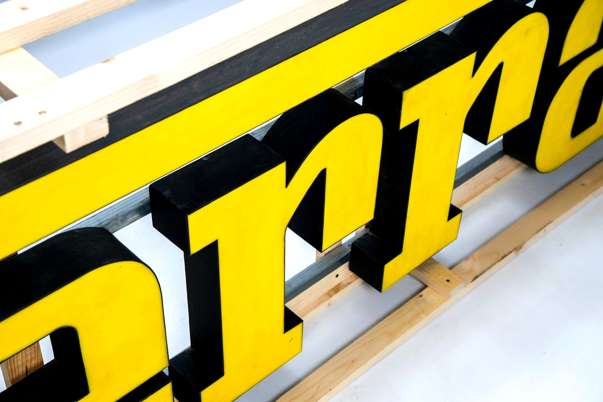 Vintage Ferrari Dealership Sign — image 06